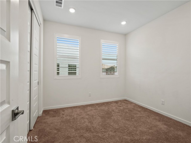 27148 Valley Oak Place, Valencia CA: https://media.crmls.org/medias/e665a2aa-8d8f-4afd-83aa-2a5bd66603f0.jpg