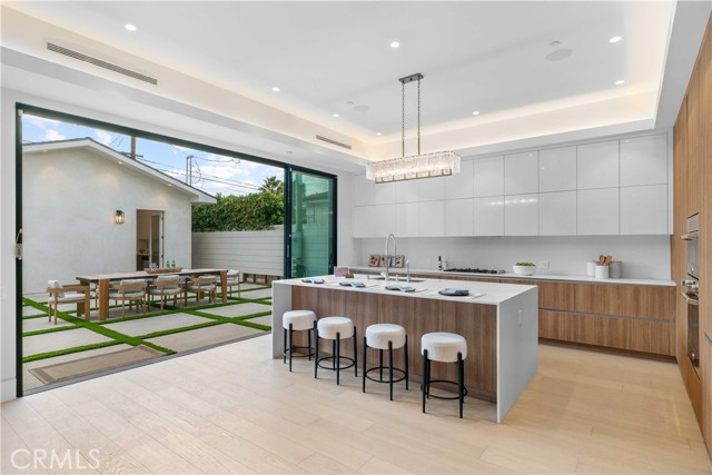 Detail Gallery Image 32 of 49 For 4532 Katherine, Sherman Oaks,  CA 91423 - 6 Beds | 6/1 Baths