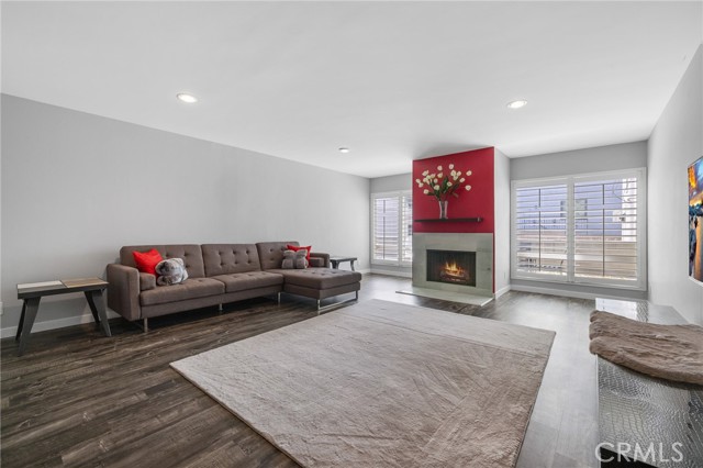 14506 Benefit Street, Sherman Oaks CA: https://media.crmls.org/medias/e6673eac-824b-46ca-8be6-cd8301119250.jpg
