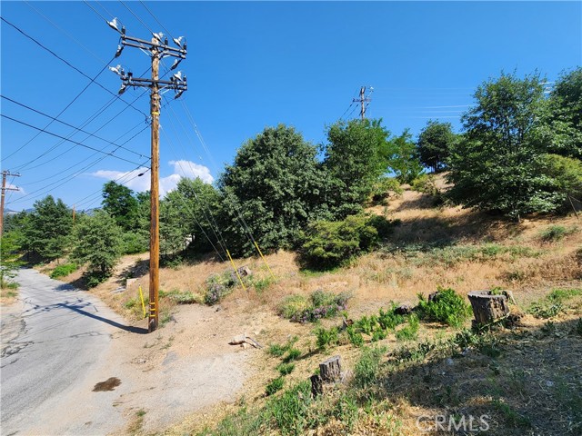 Detail Gallery Image 2 of 17 For 2344 Deep Creek Dr, Running Springs,  CA 92382 - – Beds | – Baths