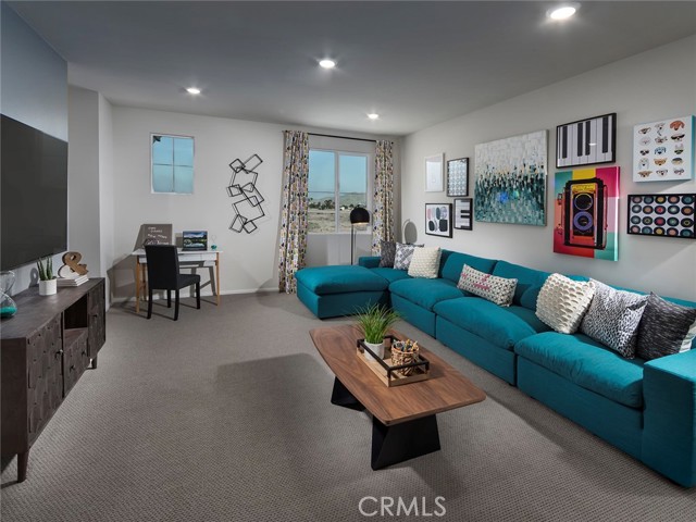 19517 Hanging Rock Road, Lake Elsinore CA: https://media.crmls.org/medias/e6678c1a-13d3-408b-813b-40a0bd557564.jpg