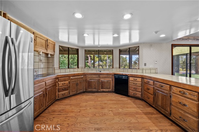 25472 Via Acorde, Valencia CA: https://media.crmls.org/medias/e667cd51-d368-4e6c-aa9a-fc04600e9758.jpg