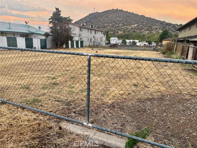 Detail Gallery Image 3 of 7 For 1106 S. Oregon St., Yreka,  CA 96097 - – Beds | – Baths