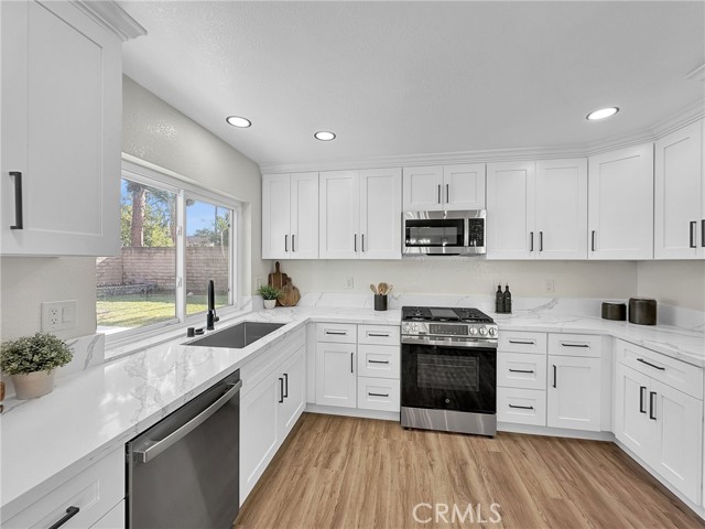 Detail Gallery Image 8 of 35 For 25492 Morningstar Rd, Lake Forest,  CA 92630 - 4 Beds | 2/1 Baths