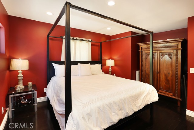 3807 Gardenia, Long Beach CA: https://media.crmls.org/medias/e6690721-d571-4055-942a-31527aae32c4.jpg