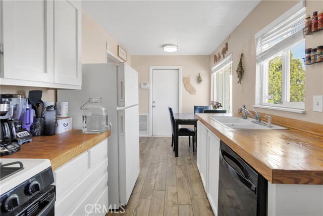 21822 Dotame Ave, Apple Valley CA: https://media.crmls.org/medias/e6693e1c-a301-4495-90bb-dde85dfeb091.jpg