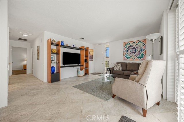 2521 N Whitewater Club Dr, Residence D, Palm Springs, CA 92262