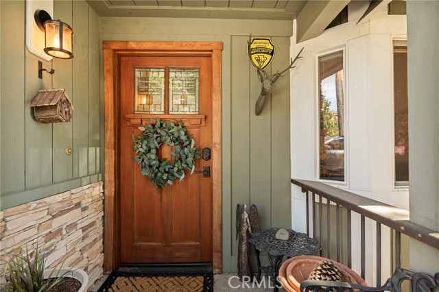 Detail Gallery Image 4 of 52 For 813 Brentwood, Lake Arrowhead,  CA 92352 - 4 Beds | 3/1 Baths