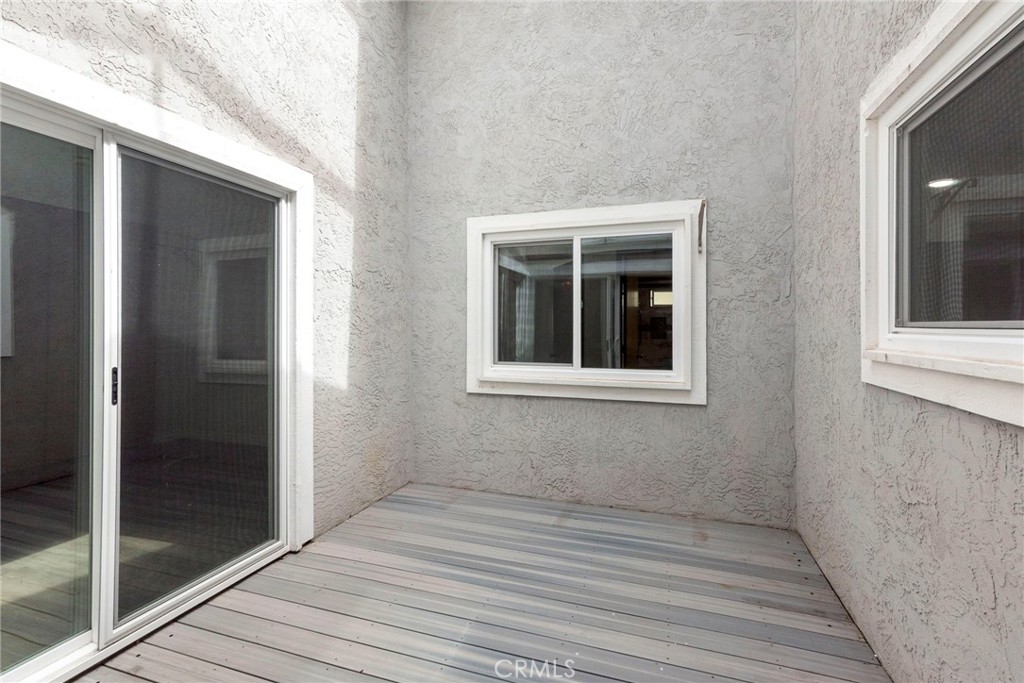 1901 Laurel - photo 16