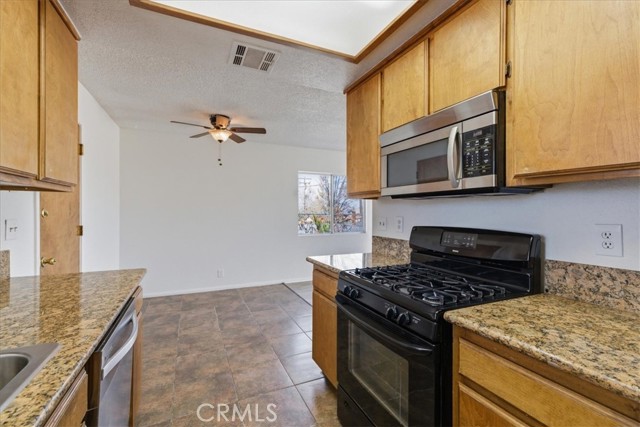 Detail Gallery Image 14 of 45 For 6851 Quail Spring, Twentynine Palms,  CA 92277 - 3 Beds | 2 Baths