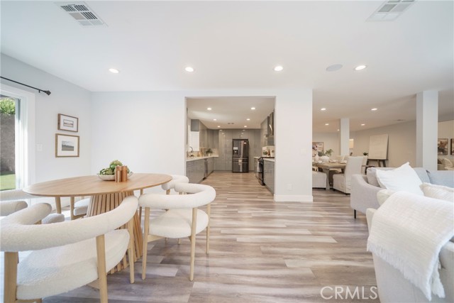Detail Gallery Image 18 of 57 For 22046 Kinzie St, Chatsworth,  CA 91311 - 3 Beds | 3 Baths