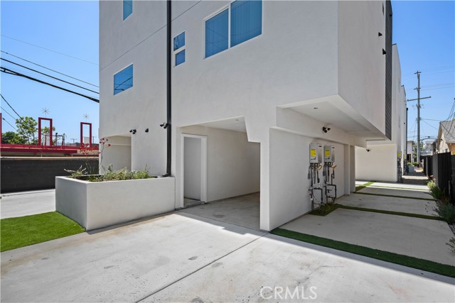 Detail Gallery Image 16 of 74 For 5218 Auckland Ave, Toluca Lake,  CA 91601 - – Beds | – Baths