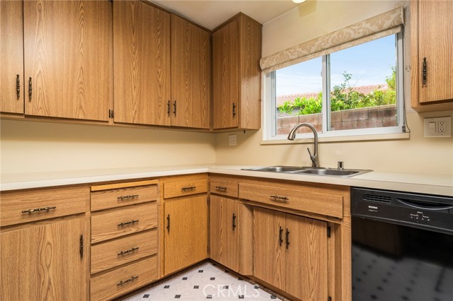 Detail Gallery Image 12 of 33 For 6329 Fillmore Ave, Rialto,  CA 92377 - 4 Beds | 2 Baths