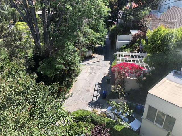 5924 Graciosa Drive, Los Angeles CA: https://media.crmls.org/medias/e66c0bdc-77bd-4a42-961d-62d762d2724a.jpg