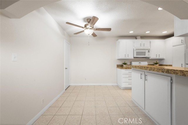 3721 Country Club Drive, Long Beach CA: https://media.crmls.org/medias/e66c94fc-1a50-457a-a613-6d6dbcca0761.jpg