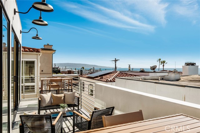 Detail Gallery Image 11 of 62 For 89 Bayview, Manhattan Beach,  CA 90266 - 3 Beds | 3/1 Baths