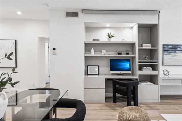 Detail Gallery Image 15 of 36 For 450 San Vicente Bld #203,  Santa Monica,  CA 90402 - 2 Beds | 2 Baths