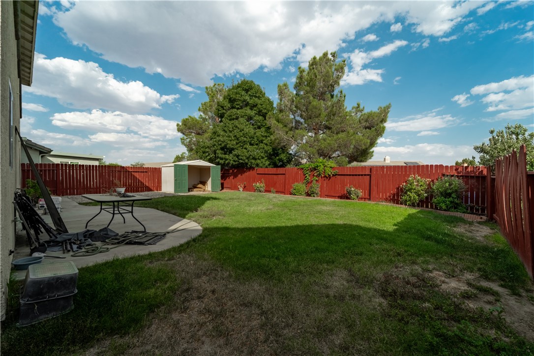 Detail Gallery Image 25 of 43 For 2136 Westpark Dr, Rosamond,  CA 93560 - 5 Beds | 2/1 Baths