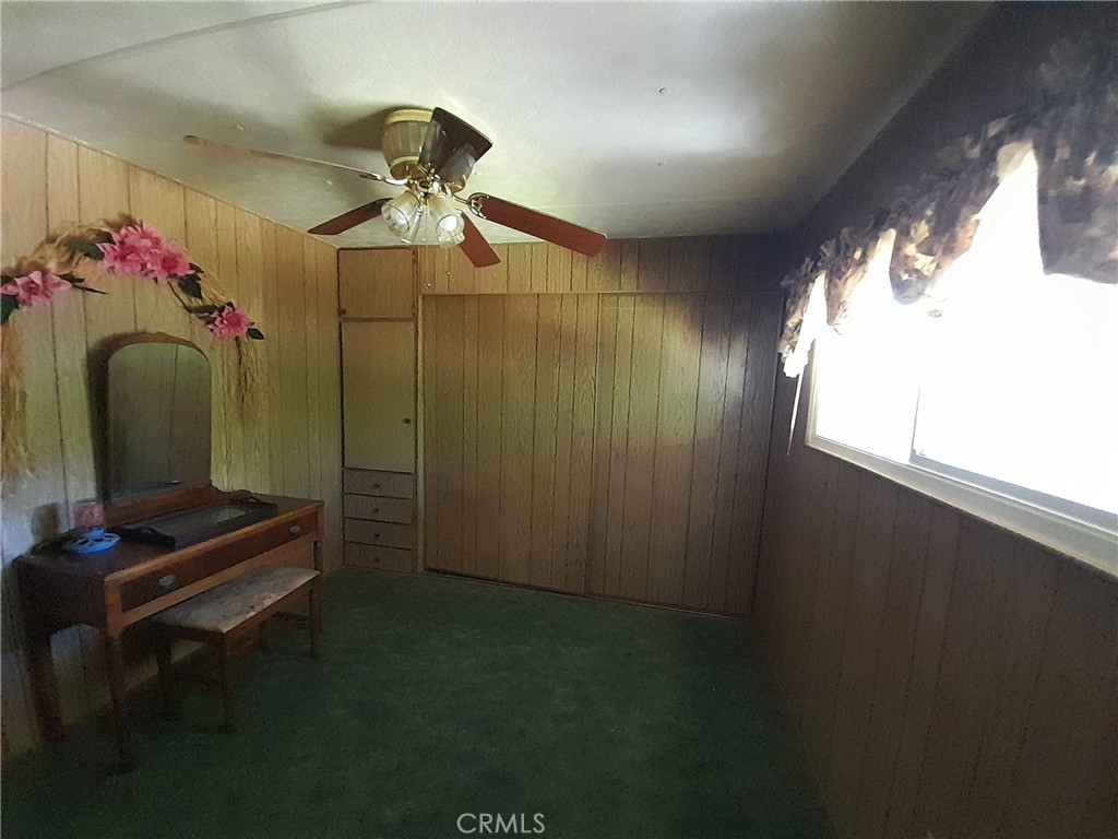 https://media.crmls.org/medias/e66e308f-47df-419e-838e-c7a58694d04c.jpg?preset=X-Large