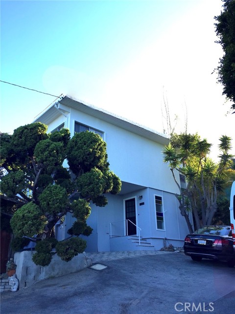 31501 Burnside Place, Laguna Beach CA: https://media.crmls.org/medias/e66e6116-2adc-4ea2-a63e-86a5870f1be2.jpg