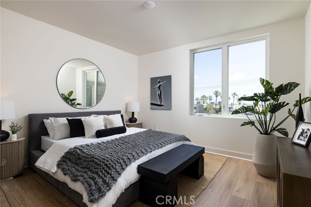 414 Main Street, Huntington Beach CA: https://media.crmls.org/medias/e66ee2ad-9847-42e8-a5e3-b8363a019af5.jpg