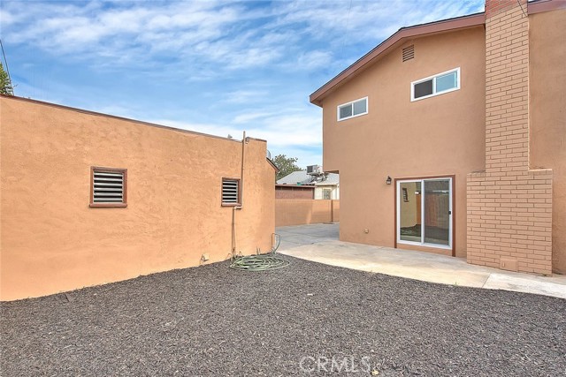 547 W 106th Street, Los Angeles CA: https://media.crmls.org/medias/e66f0608-8603-424e-8b5b-12da2fd8bb95.jpg