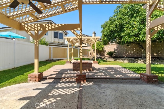 Detail Gallery Image 34 of 38 For 15642 Bristol Ct, Fontana,  CA 92337 - 3 Beds | 2/1 Baths