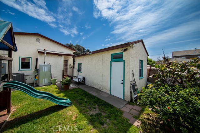 2471 Hayes Avenue, Long Beach, California 90810, 2 Bedrooms Bedrooms, ,1 BathroomBathrooms,Single Family Residence,For Sale,Hayes,SR24058906