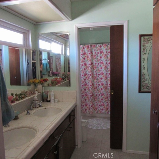 Image 18 of 25 For 2803 Frankel