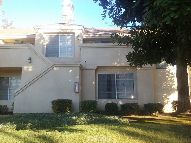 Detail Gallery Image 5 of 16 For 12016 Aspen Cir #B,  Grand Terrace,  CA 92313 - 2 Beds | 2 Baths