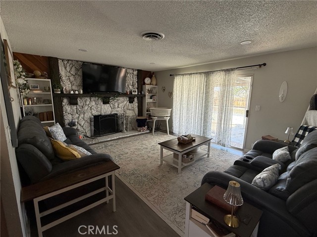 Detail Gallery Image 4 of 18 For 37098 San Bruno Ave, Barstow,  CA 92311 - 4 Beds | 2 Baths