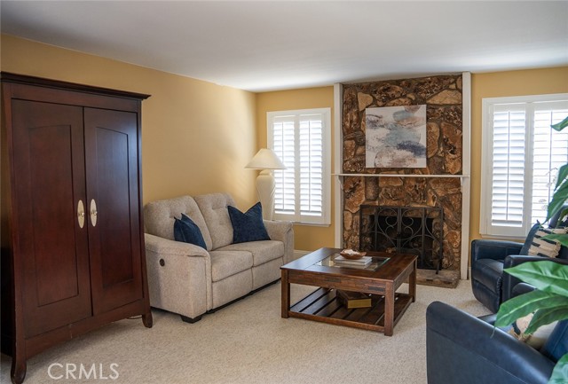 Detail Gallery Image 4 of 17 For 443 Mountain View Dr, Santa Maria,  CA 93455 - 3 Beds | 2 Baths