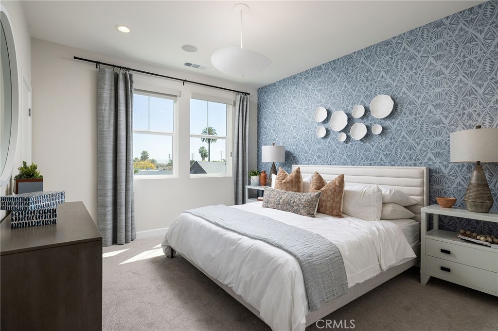 MLS #OC25223418 image #2