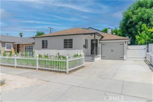 5840 White Oak Avenue, Encino CA: https://media.crmls.org/medias/e67251b5-807c-4d12-bedc-cdd25d0632fb.jpg