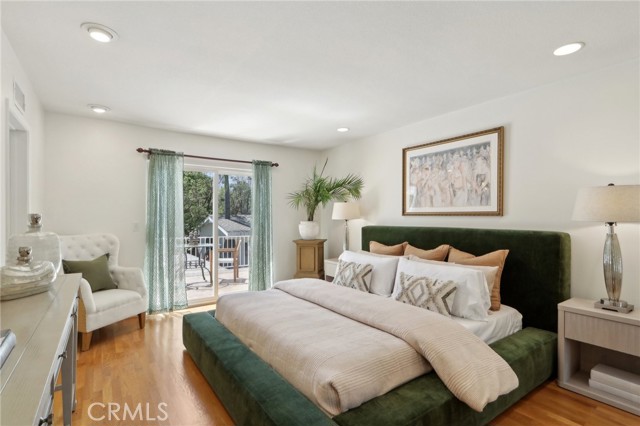 5347 Hinton Avenue, Woodland Hills CA: https://media.crmls.org/medias/e673045e-5d5b-44be-a9f3-9bc068fe487f.jpg