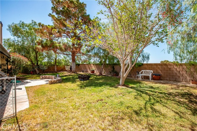 2011 W Avenue K10, Lancaster CA: https://media.crmls.org/medias/e6737866-73c9-44a5-bdf8-981feaa5635d.jpg