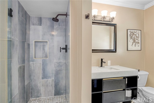 20300 Delita Drive, Woodland Hills CA: https://media.crmls.org/medias/e67385a9-cb29-41de-9b9d-4d2de2c286af.jpg