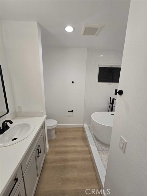 Detail Gallery Image 5 of 7 For 16124 San Fernando Mission Bld, Granada Hills,  CA 91344 - – Beds | – Baths