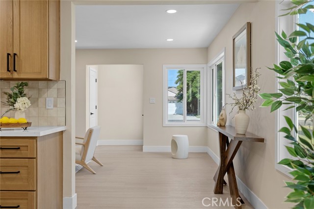 11091 Ranger Drive, Los Alamitos CA: https://media.crmls.org/medias/e67392c7-bf1d-4bba-9b74-d099243ca2af.jpg
