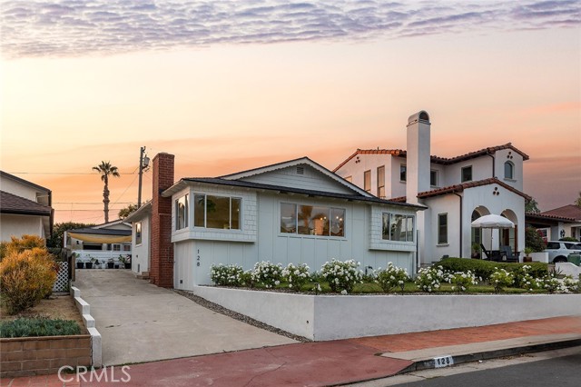128 Esplanade, San Clemente CA: https://media.crmls.org/medias/e6741c53-175e-4619-b742-b5b28069c1e4.jpg