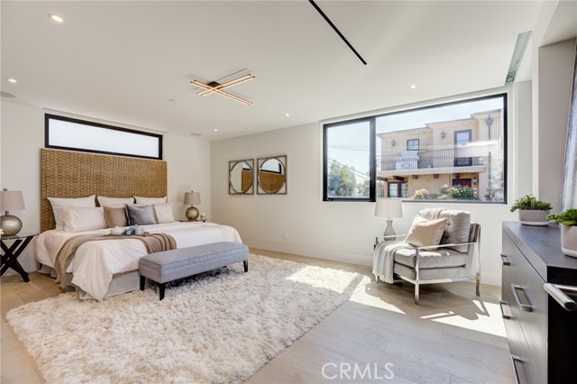 405 26th Street, Manhattan Beach, California 90266, 4 Bedrooms Bedrooms, ,1 BathroomBathrooms,Residential,Sold,26th Street,SB21203664