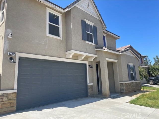 37075 Parkway Drive, Beaumont CA: https://media.crmls.org/medias/e6754eef-0bb8-4c3c-84c1-9d12297f0158.jpg