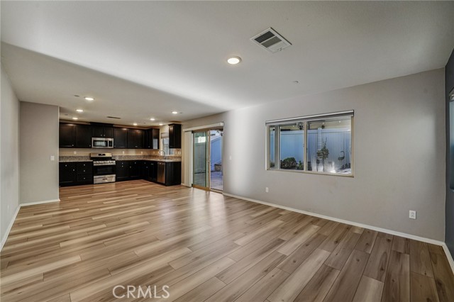 Detail Gallery Image 5 of 38 For 32976 Middlegate, Lake Elsinore,  CA 92530 - 3 Beds | 2/1 Baths