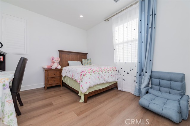 Detail Gallery Image 31 of 34 For 116 Imagination Trl, Irvine,  CA 92620 - 4 Beds | 3/1 Baths