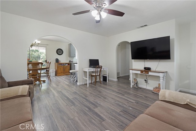 Detail Gallery Image 4 of 45 For 1517 Piute St, Barstow,  CA 92311 - 3 Beds | 2 Baths