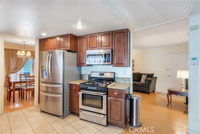 Detail Gallery Image 10 of 30 For 4000 Pierce St #220,  Riverside,  CA 92505 - 3 Beds | 2 Baths