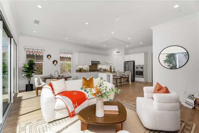 Detail Gallery Image 5 of 30 For 124 Hargrove, Irvine,  CA 92620 - 3 Beds | 2/1 Baths