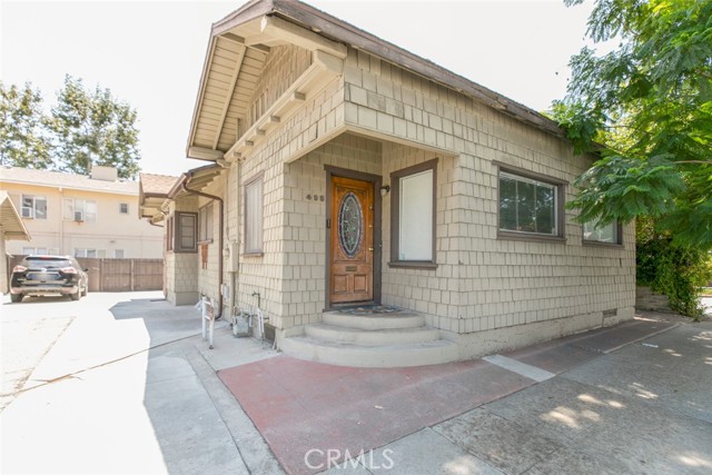 408 E Del Mar Boulevard, Pasadena CA: https://media.crmls.org/medias/e6786df3-cf16-4357-bf3b-dd768f4b5300.jpg