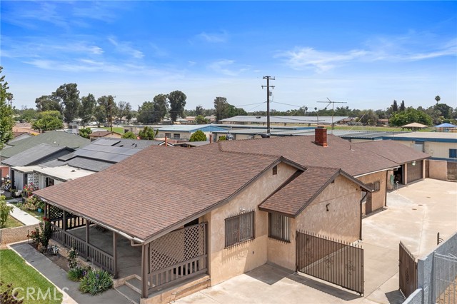 9649 Grace Street, Fontana CA: https://media.crmls.org/medias/e678a501-244e-47eb-b569-3d3ba40aaff1.jpg