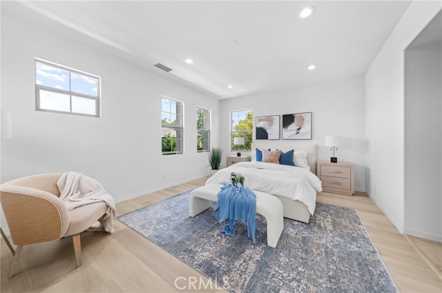 97 Twin Gables, Irvine CA: https://media.crmls.org/medias/e67af3f8-be79-4dee-b721-b3dd80341b1d.jpg